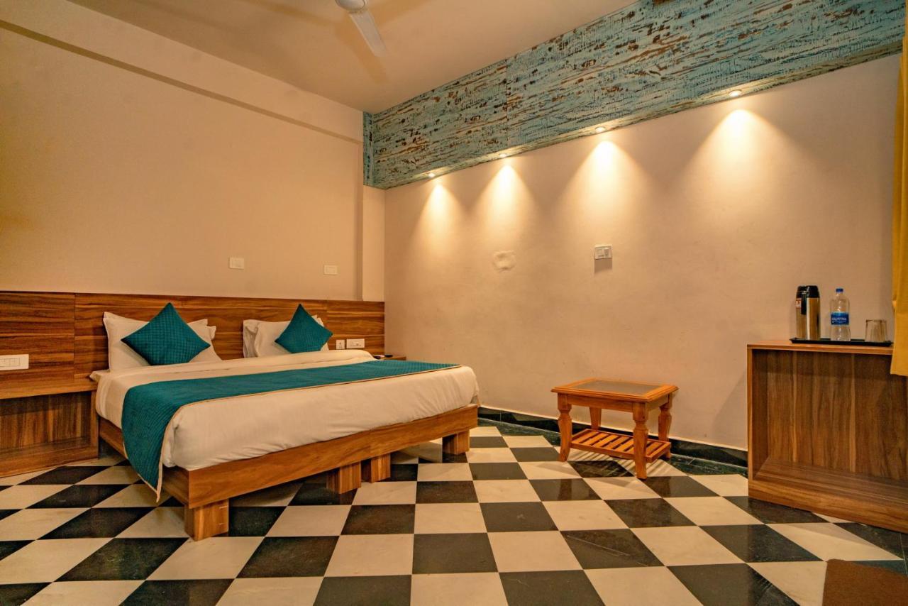 The Uddhav Elite Hotel Udaipur Exterior photo